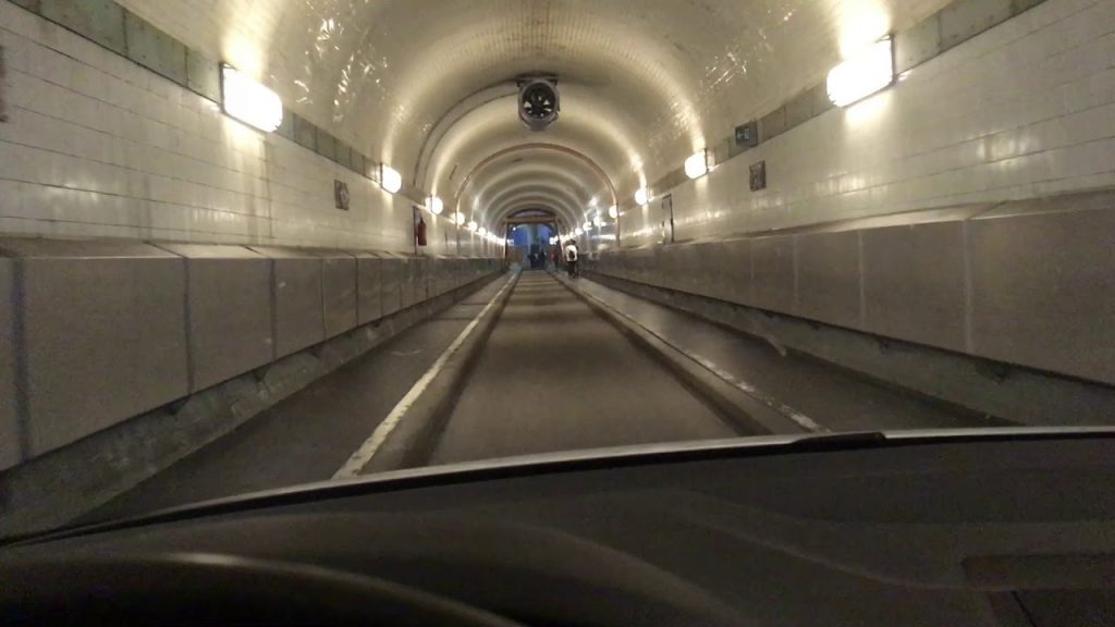 Автомобильно-пешеходный тоннель под Эльбой, фото