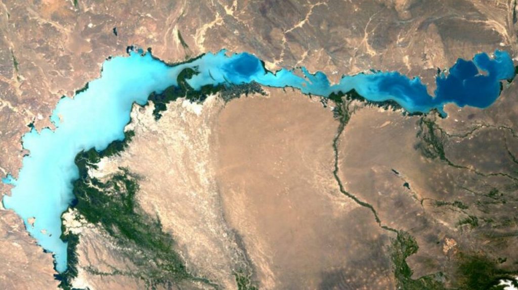 Озеро Балхаш, вид со спутника, фото
