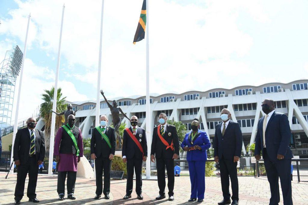 Поднятие флага в Ямайке, фото