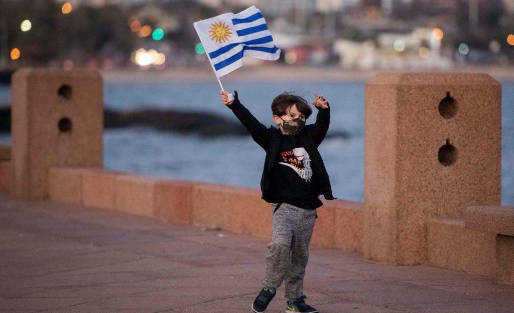 День национального флага в Уругвае, фото
